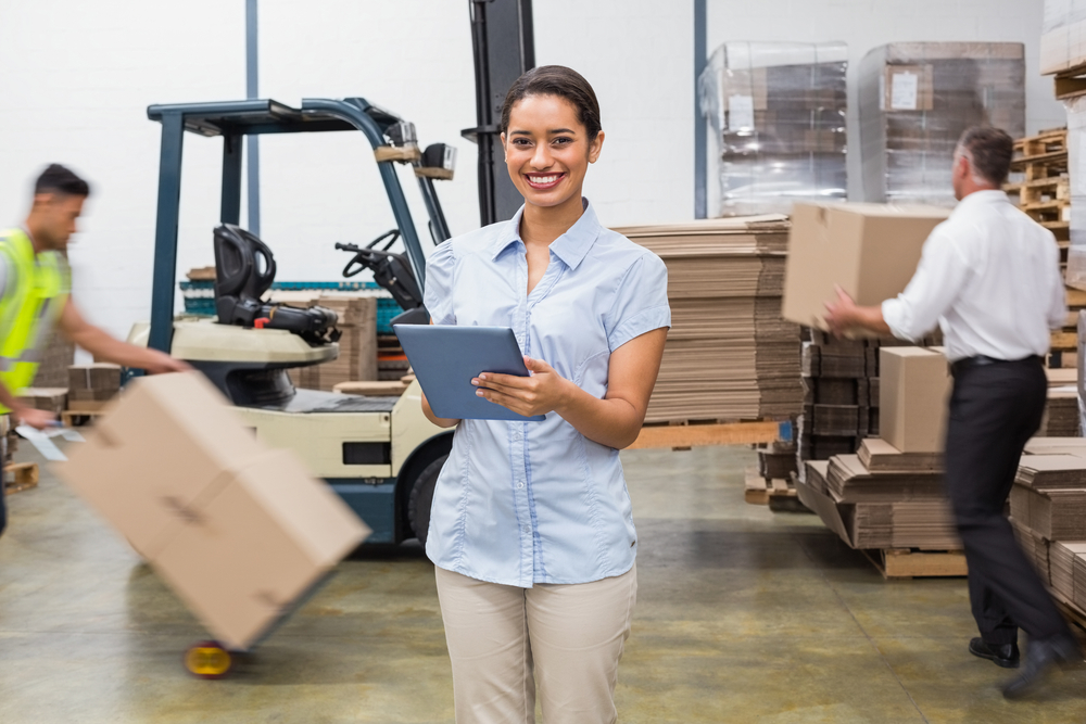 Logistics manager using Slick+ in warehouse